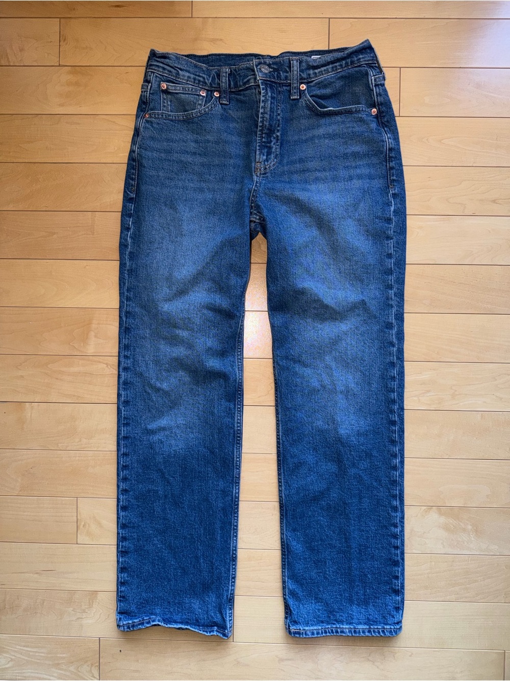 Gap mid rise 90’s relaxed jeans. Size 27R/4.